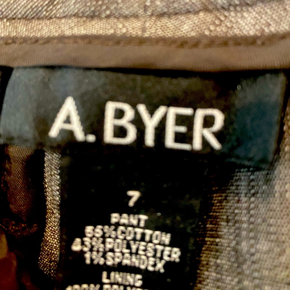 Ann Byer pants NWT Size 7. I only saw option for Juniors size 7